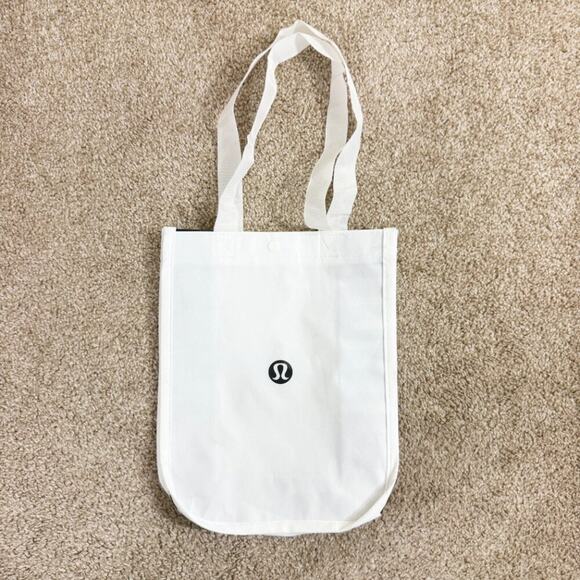 Lululemon Bundle of 5 Reusable Bags Large/Small Snap Closure - Picture 5 of 7